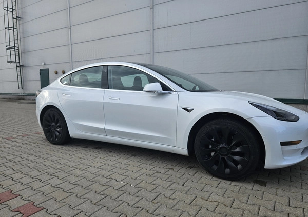 Tesla Model 3 cena 119000 przebieg: 63000, rok produkcji 2020 z Ostrów Wielkopolski małe 92